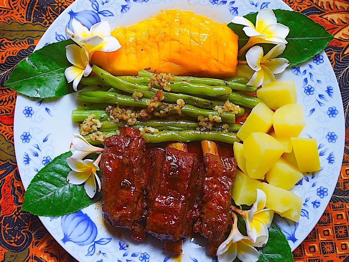 Rezept: Babyribs mit grünen Bohnen und Salzkartoffeln Bild Nr. 16309 Babyribs mit grünen Bohnen und Salzkartoffeln - Rezept - Bild Nr. 16309