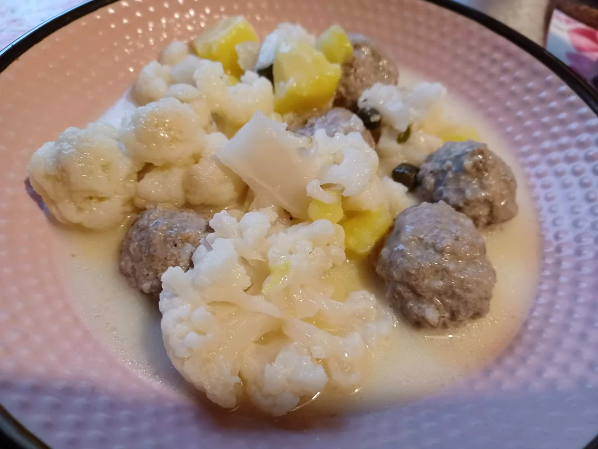 Rezept: Eintopf mit Blumenkohl und Klopsen Bild Nr. 16310 Eintopf mit Blumenkohl und Klopsen - Rezept - Bild Nr. 16310