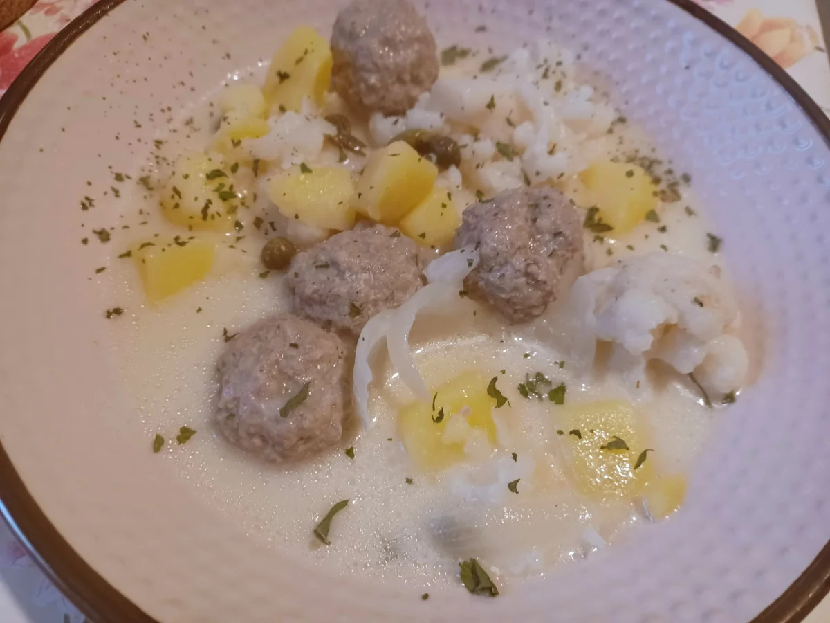 Rezept: Eintopf mit Blumenkohl und Klopsen Bild Nr. 16323 Eintopf mit Blumenkohl und Klopsen - Rezept - Bild Nr. 16323