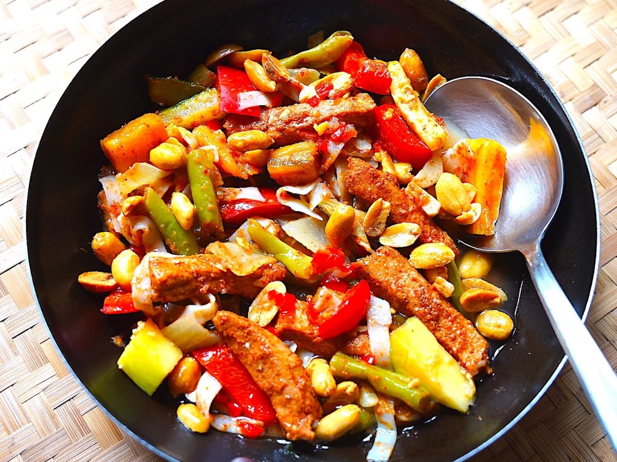 Rezept: Saftige Nudelpfanne mit Gemüse und Rindfleisch Bild Nr. 16309 Saftige Nudelpfanne mit Gemüse und Rindfleisch - Rezept - Bild Nr. 16309