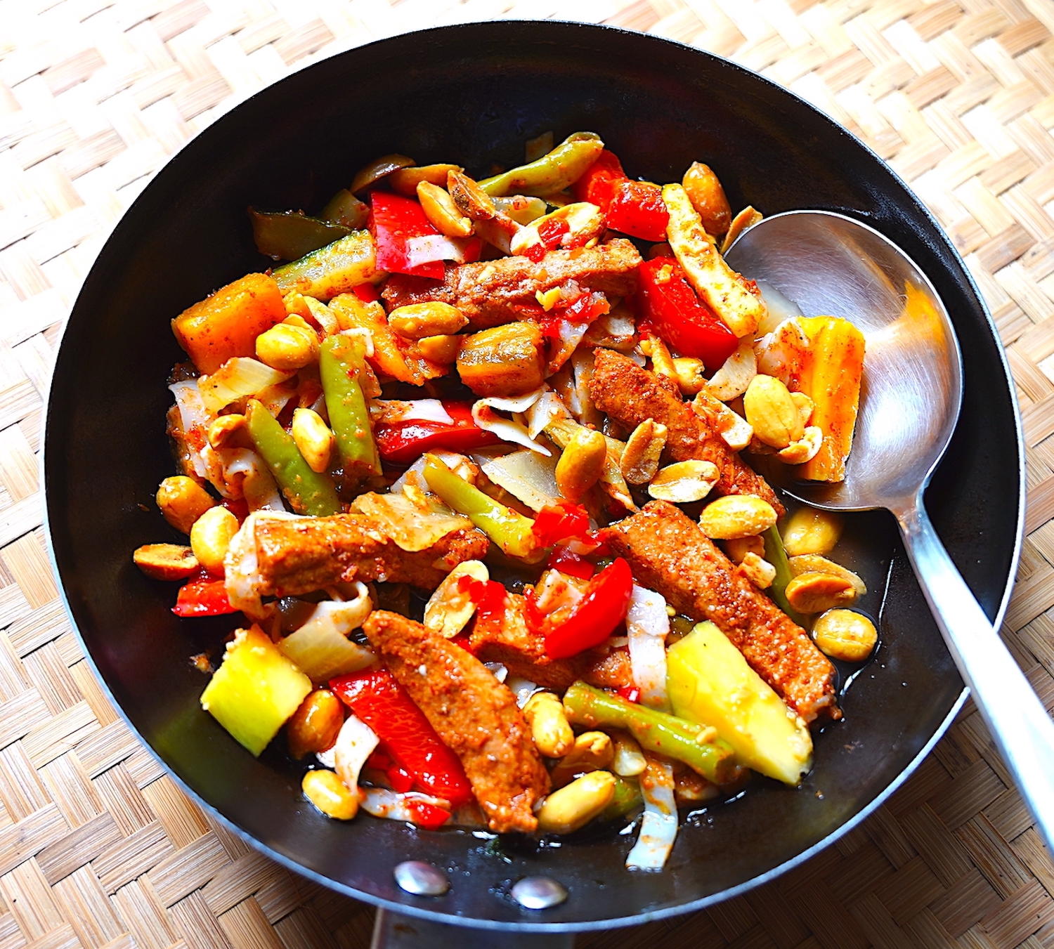 Saftige Nudelpfanne mit Gemüse und Rindfleisch Rezept kochbar de