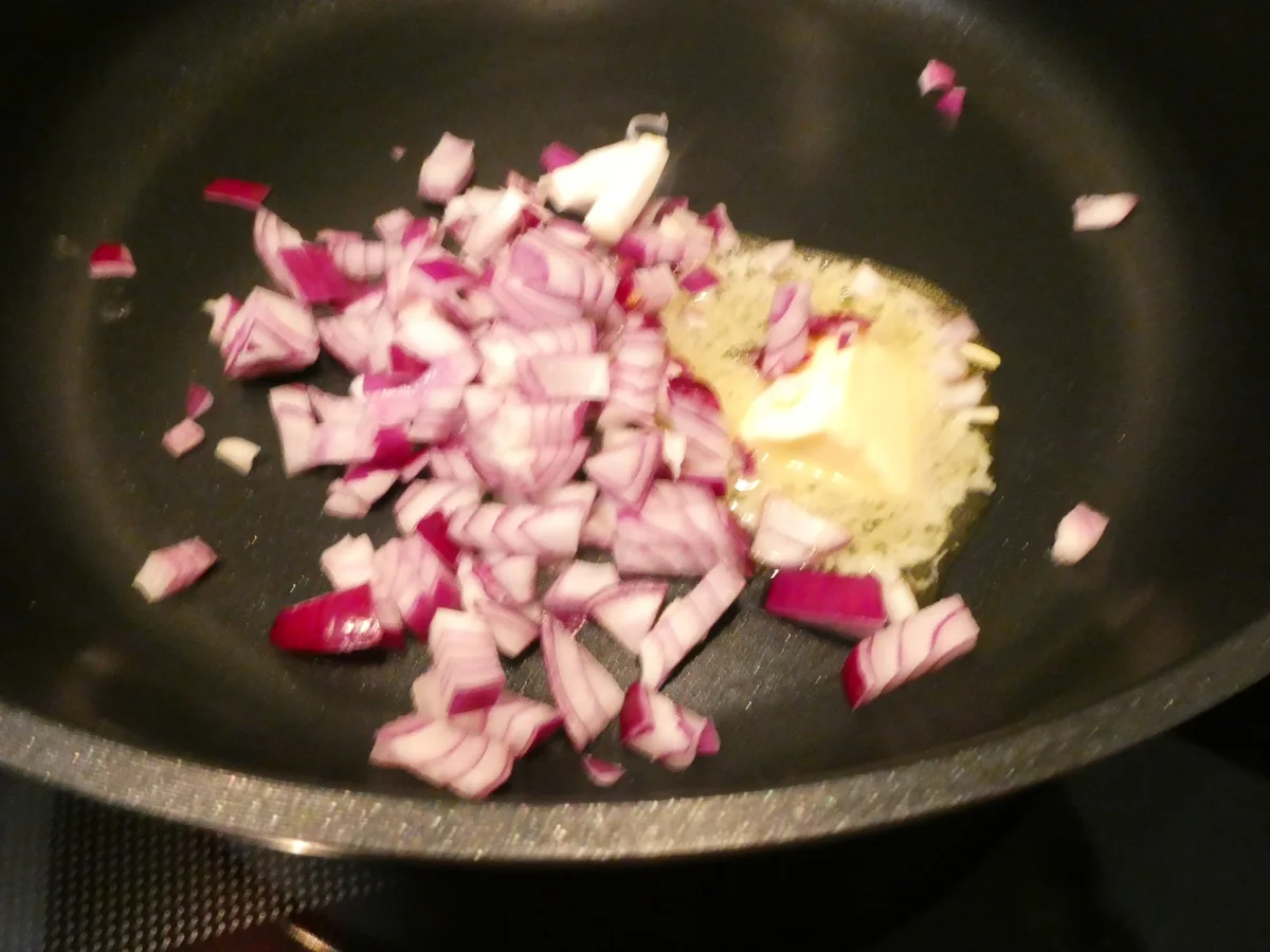 Brioche-Knödel mit Champignons-Rahmsauce - Rezept - Bild Nr. 16314