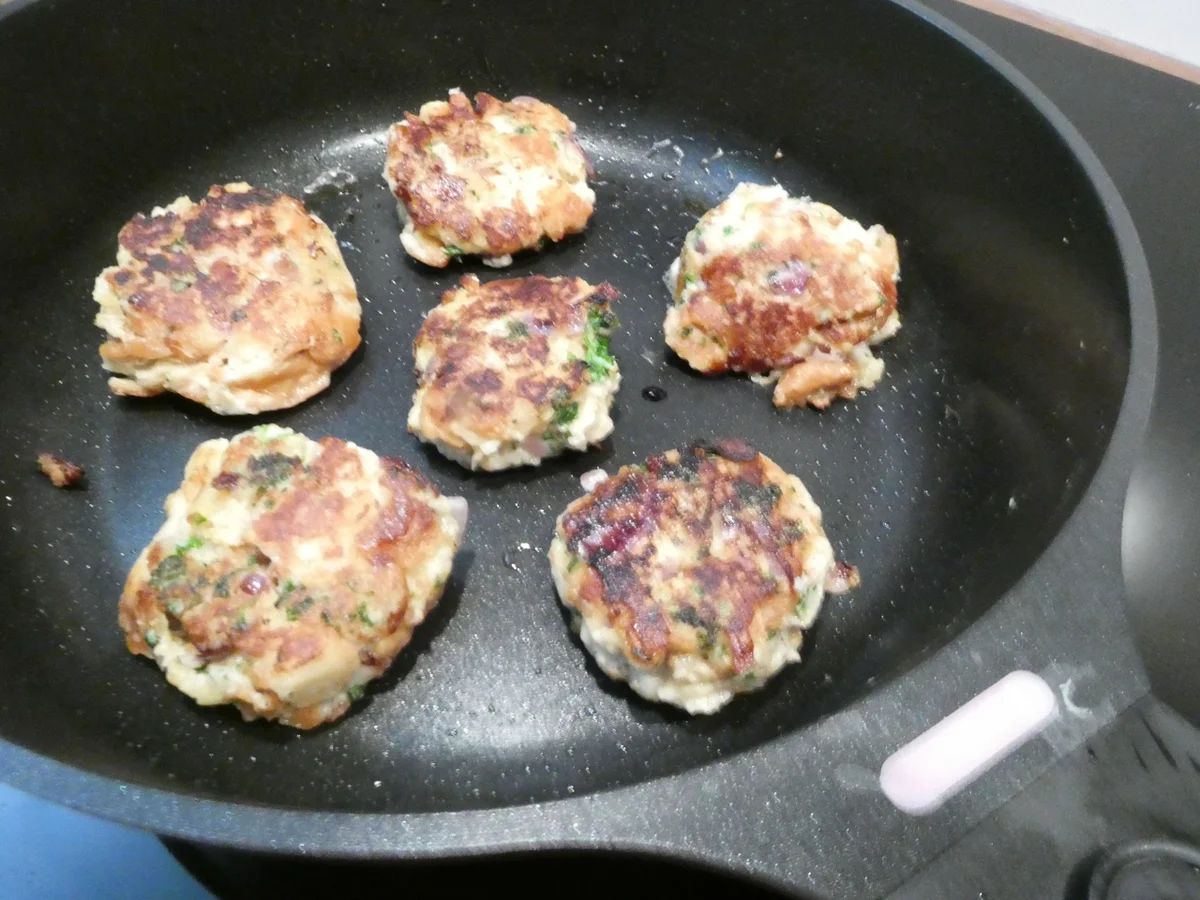 Brioche-Knödel mit Champignons-Rahmsauce - Rezept - Bild Nr. 16322