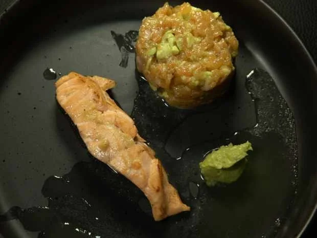 Lachstatar mit Yuzu und Miso-geflämmtes Lachsfilet - Rezept - Bild Nr. 16315