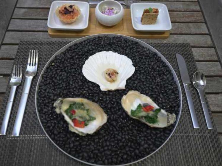 Geflämmte Jakobsmuschel und gratinierte Austern mit Lachs - von Das ...