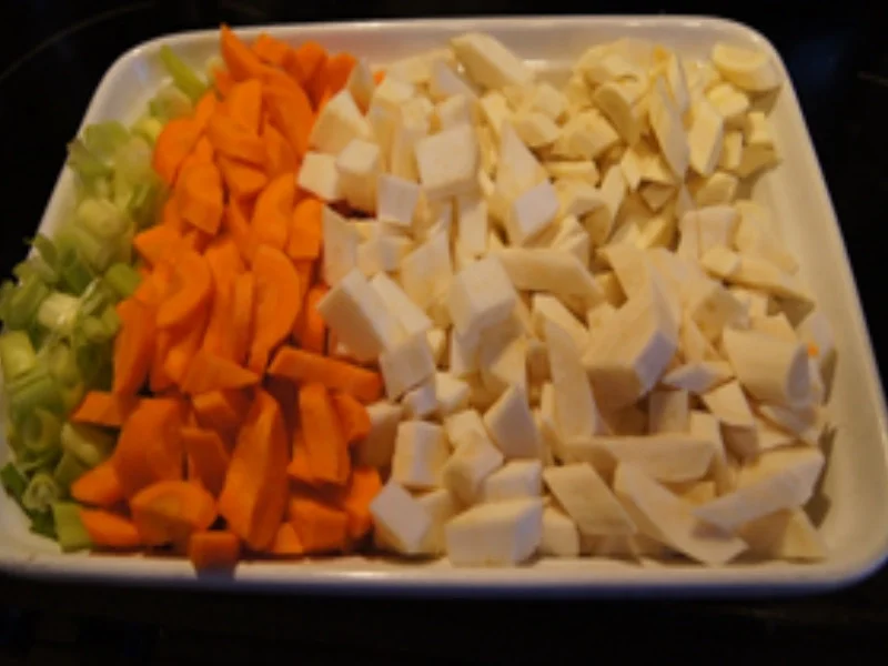 Hähnchenfleischsuppe mit Gemüse, Eierstich und Basmatireis - Rezept - Bild Nr. 16320