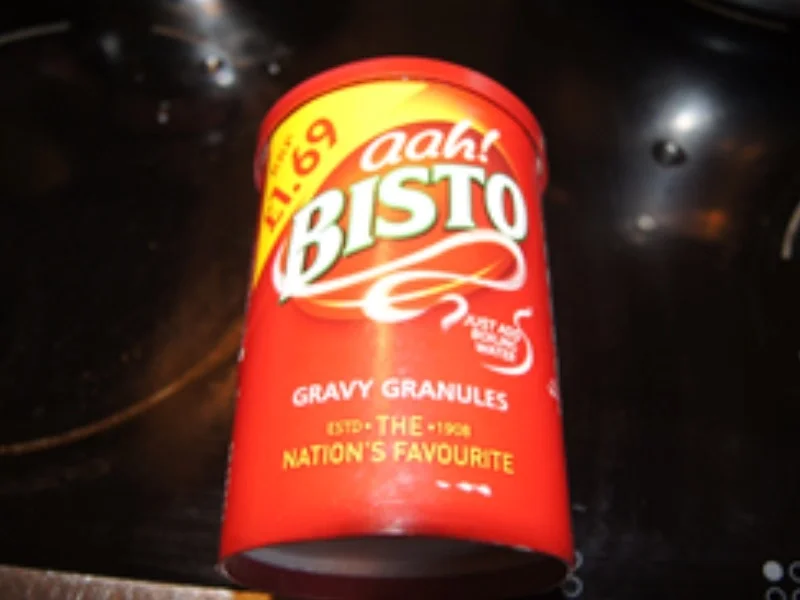 Spiegelei-Buletten mit Bratensauce, Bobby-Bohnen und Kartoffelpilzen - Rezept - Bild Nr. 11