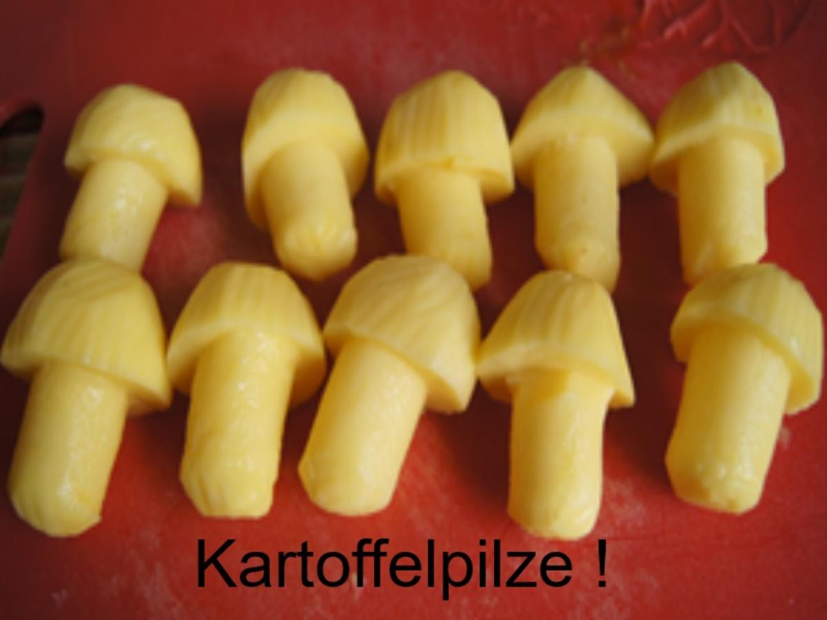 Spiegelei-Buletten mit Bratensauce, Bobby-Bohnen und Kartoffelpilzen - Rezept - Bild Nr. 13