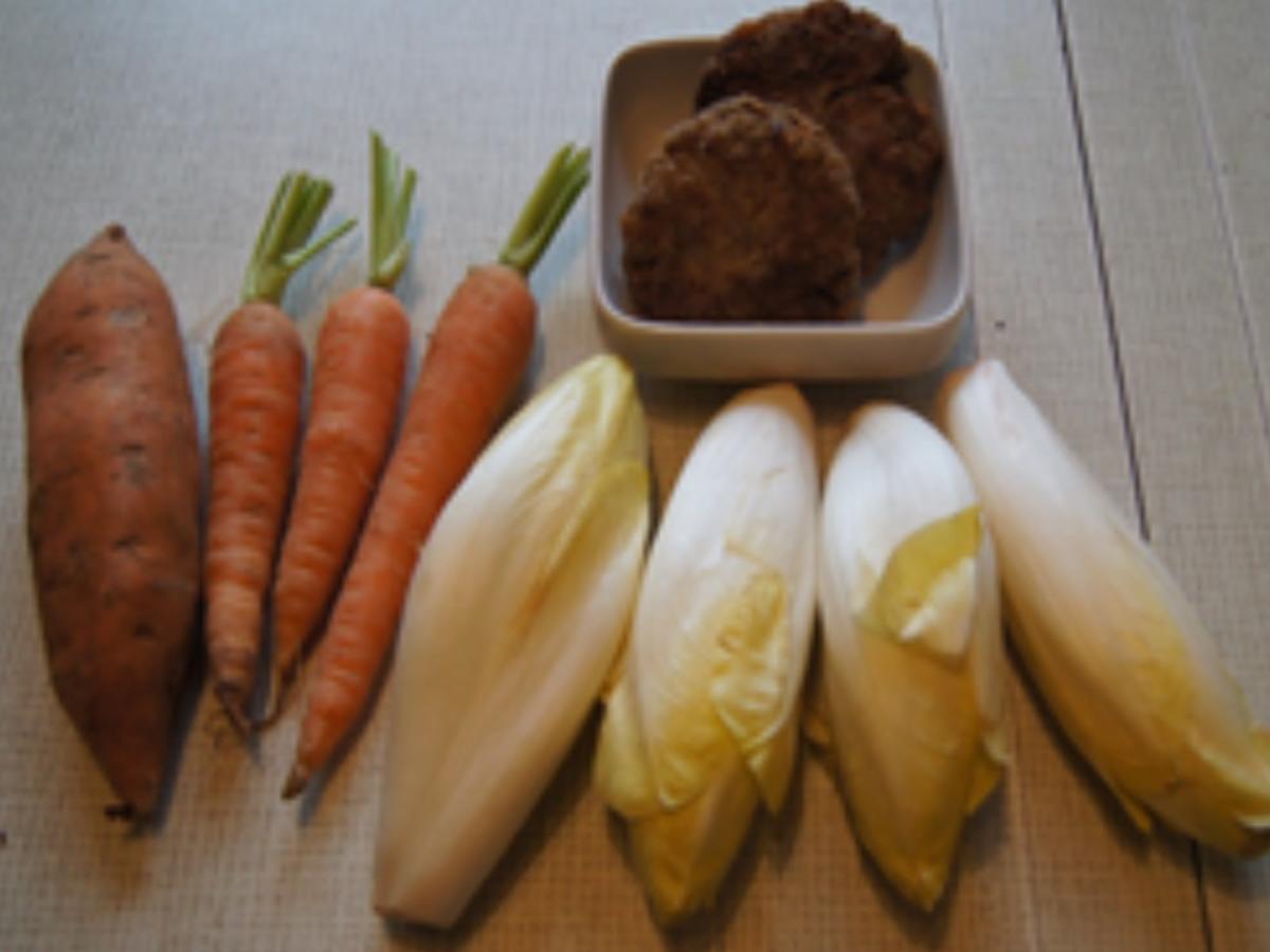Gebratener Chicorée mit Möhren-Süßkartoffel-Stampf und Buletten von gestern - Rezept - Bild Nr. 3