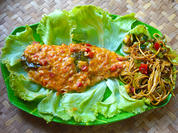 Doradenfilet in Erdnußsauce und bunten Nudeln alla Sanur Beach - Rezept - Bild Nr. 16315