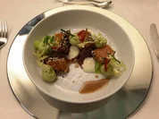 Lachstataki mit Ponzuzwiebeln und Avocadocreme - Rezept - Bild Nr. 2