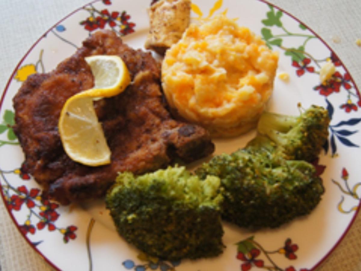 Stielkotelett mit Brokkoli und Möhren-Kartoffel-Stampf - Rezept - Bild Nr. 16