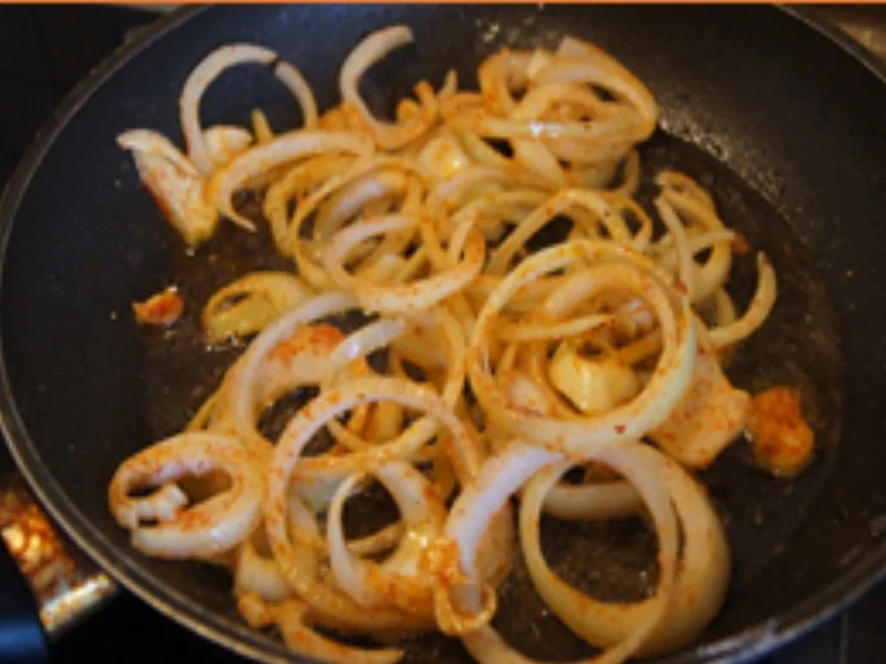 Kalbsleber mit Röstzwiebeln, Honig-Bundmöhren und Mini-Rösti - Rezept - Bild Nr. 8