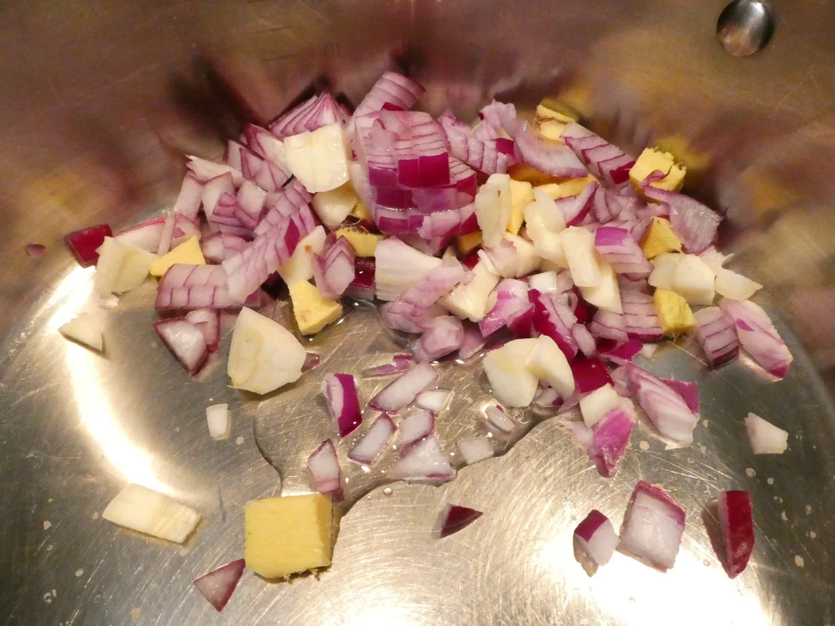 Rote Linsen-Möhrensuppe mit Petersilien-Pesto - Rezept - Bild Nr. 16332