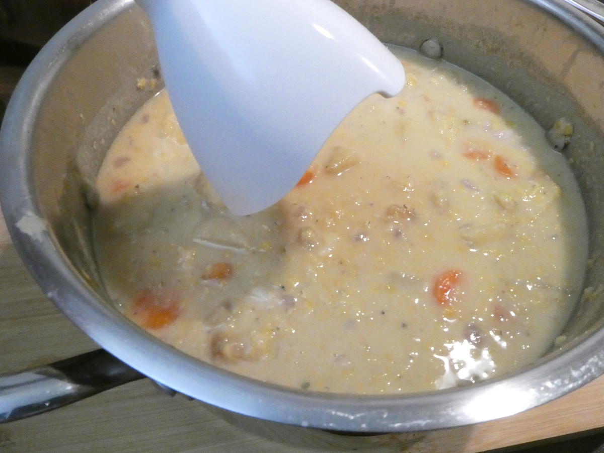 Rote Linsen-Möhrensuppe mit Petersilien-Pesto - Rezept - kochbar.de