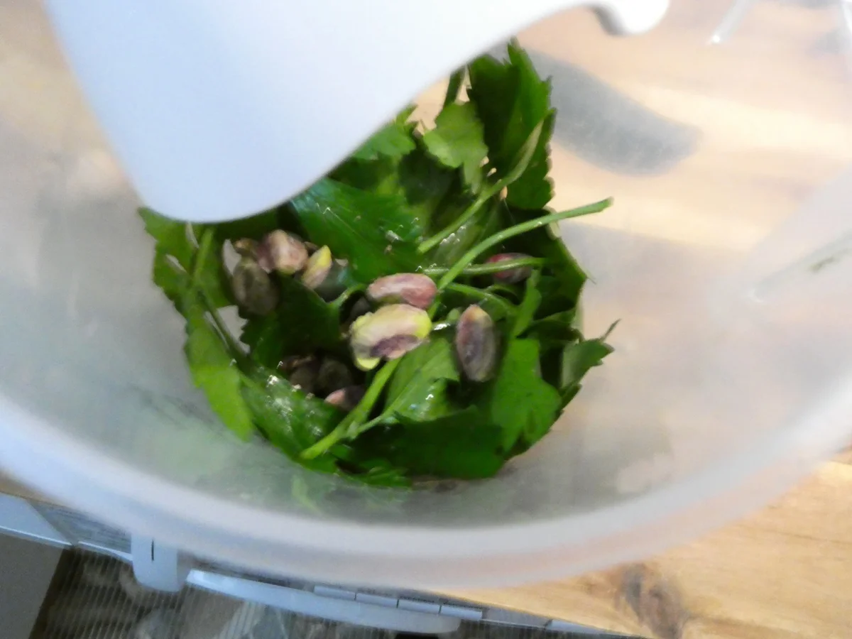 Rote Linsen-Möhrensuppe mit Petersilien-Pesto - Rezept - Bild Nr. 16343