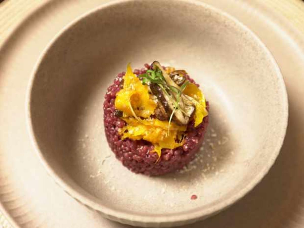Kürbisnudeln mit Graupenrisotto und Shiitake-Pilze - Rezept - kochbar.de