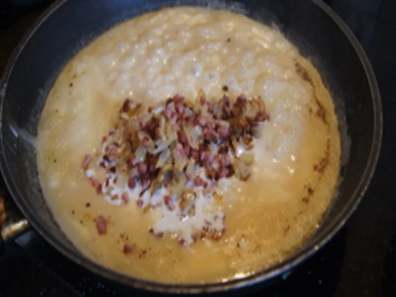 Rezept: Ragout mit Zwiebel- und Schinkenwürfeln, Wachteleiern und Drillingen Bild Nr. 6 Ragout mit Zwiebel- und Schinkenwürfeln, Wachteleiern und Drillingen - Rezept - Bild Nr. 6