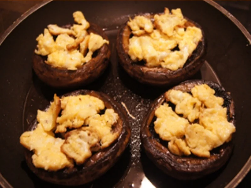 Rezept: Porto Bello mit Rührei Bild Nr. 16335 Porto Bello mit Rührei - Rezept - Bild Nr. 16335