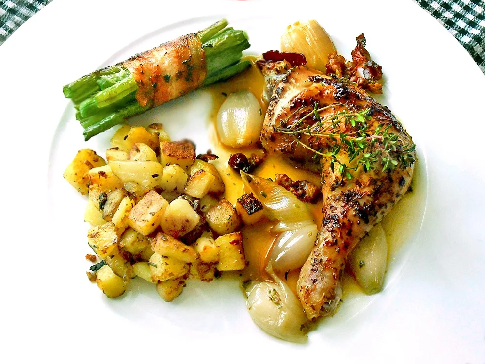 Kräuter-Brathuhn mit Schalotten und Bacon - Rezept - Bild Nr. 16331