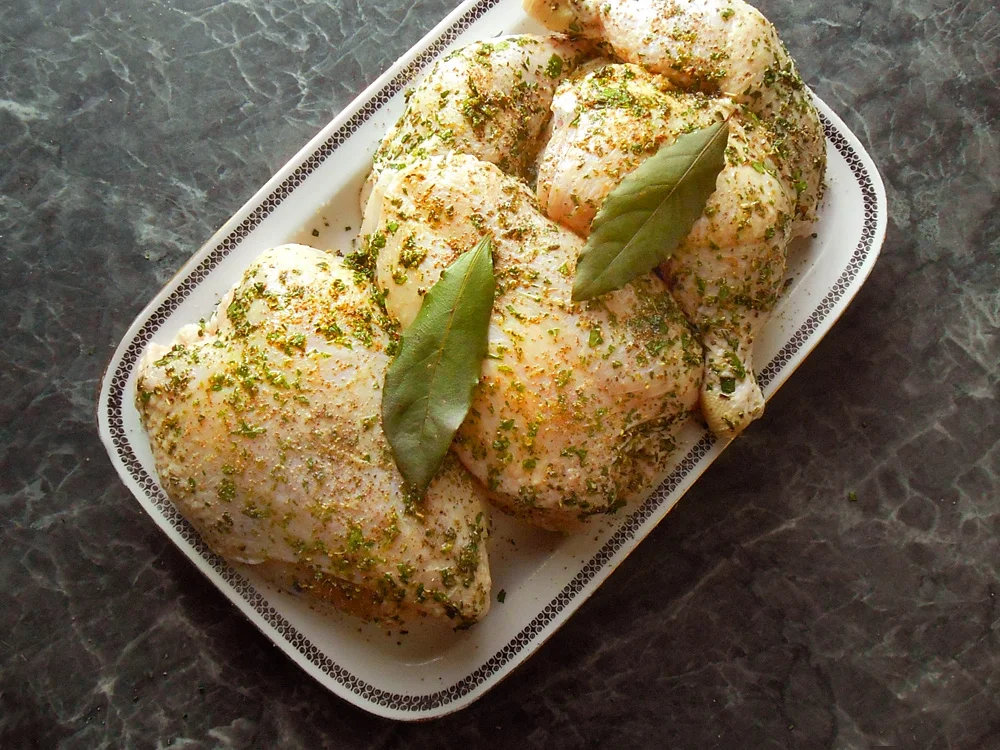 Kräuter-Brathuhn mit Schalotten und Bacon - Rezept - Bild Nr. 16333