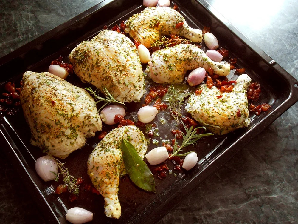 Kräuter-Brathuhn mit Schalotten und Bacon - Rezept - Bild Nr. 16335