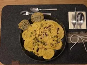 Nudeltaschen mit cremigem Butternusskürbis-Kern und Parmesanchip - Rezept - Bild Nr. 2