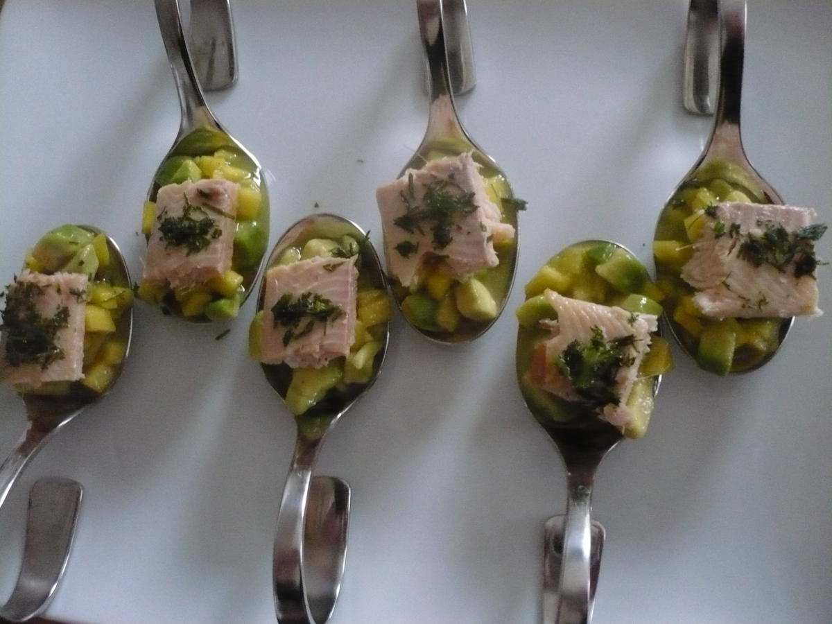 Mango - Avocado - Salat mit Forellenfilet - Rezept - Bild Nr. 2