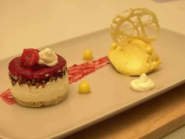 Himbeerküchlein mit Mango-Eis und Mascarponecreme - Rezept - Bild Nr. 2