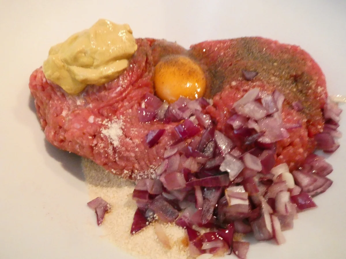 Königsberger Klopse mit Kapern-Schinken-Sauce - Rezept - Bild Nr. 16333