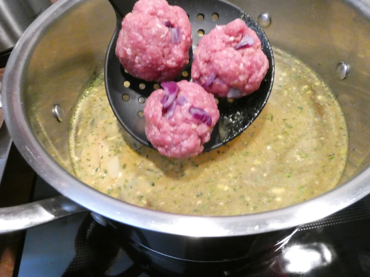 Königsberger Klopse mit Kapern-Schinken-Sauce - Rezept - Bild Nr. 16337