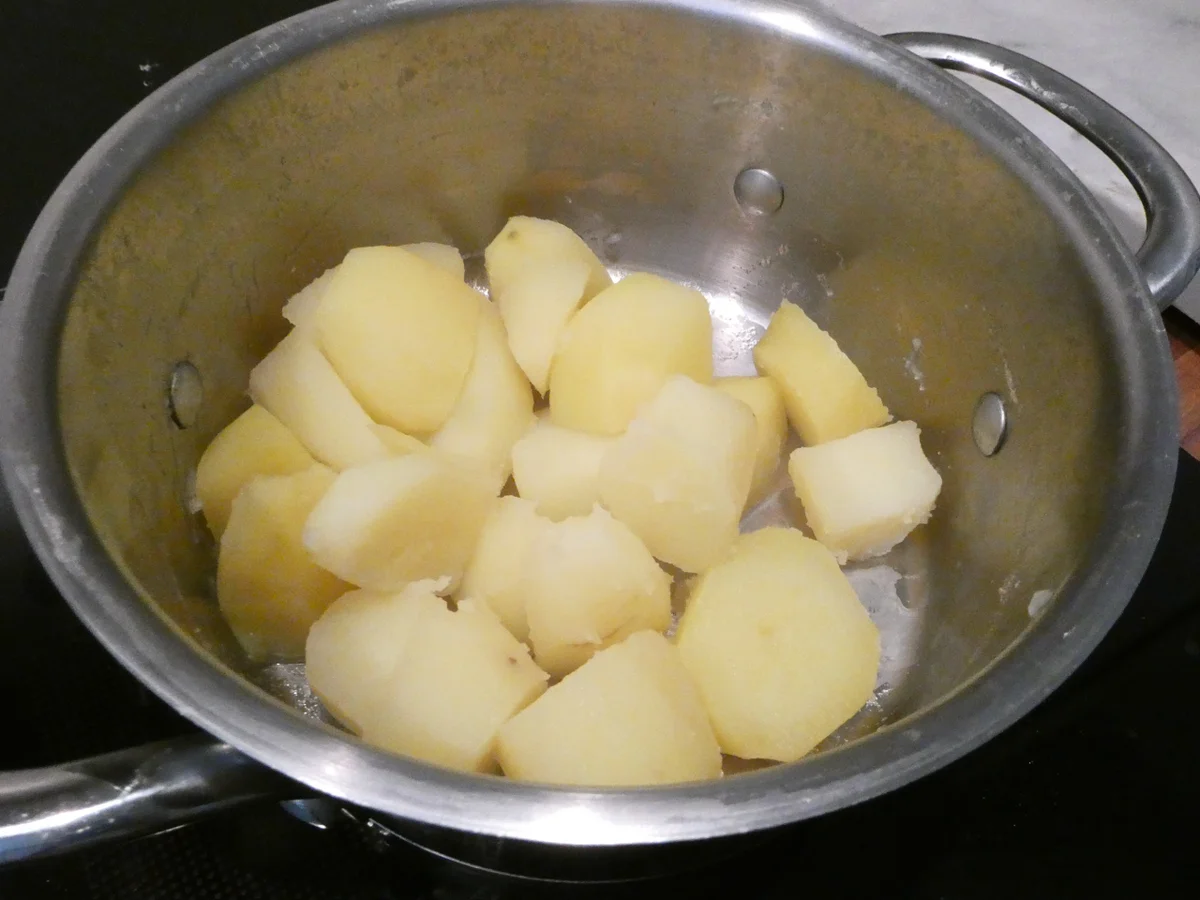 Königsberger Klopse mit Kapern-Schinken-Sauce - Rezept - Bild Nr. 16346