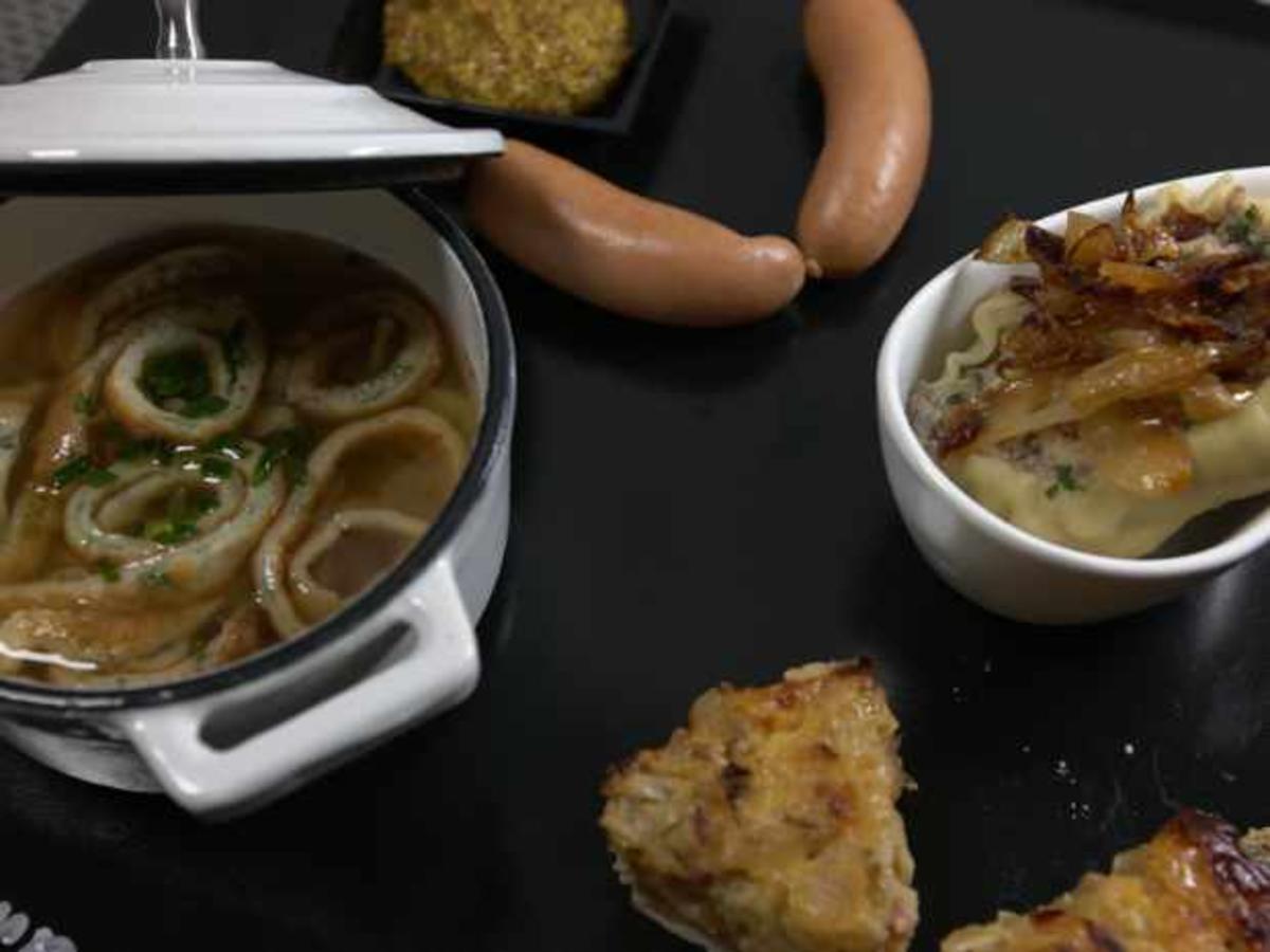 Maultaschen mit Zwiebelschmälze, Flädle und Zwiebelkuchen - Rezept ...