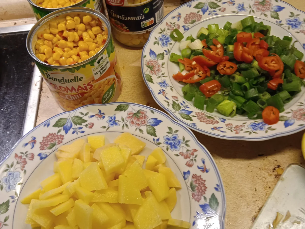 Suppen/Eintöpfe - Pikante Maiscremesuppe mit Fleischklößchen - Rezept - Bild Nr. 16344