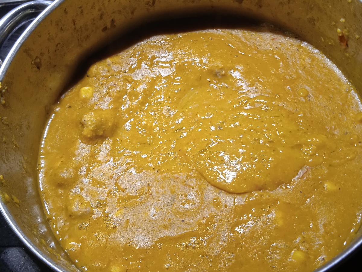 Suppen/Eintöpfe Pikante Maiscremesuppe mit Fleischklößchen - einfach ...