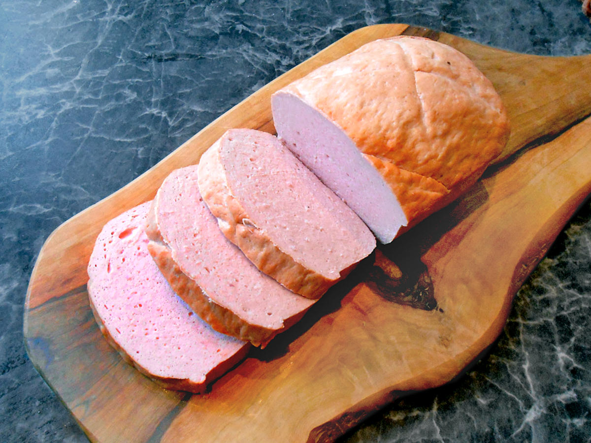 Gebratener Leberkäs mit Gurken-Kartoffelsalat - Rezept - kochbar.de