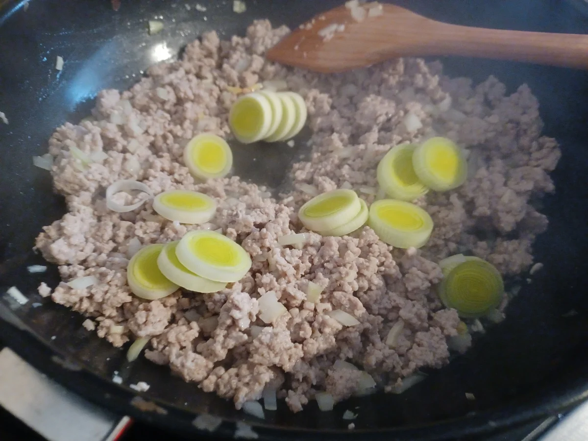 Rezept: Käse - Hackfleisch - Suppe zur kochbar Challenge Dezember 2022 Bild Nr. 16348 Käse - Hackfleisch - Suppe zur kochbar Challenge Dezember 2022 - Rezept - Bild Nr. 16348