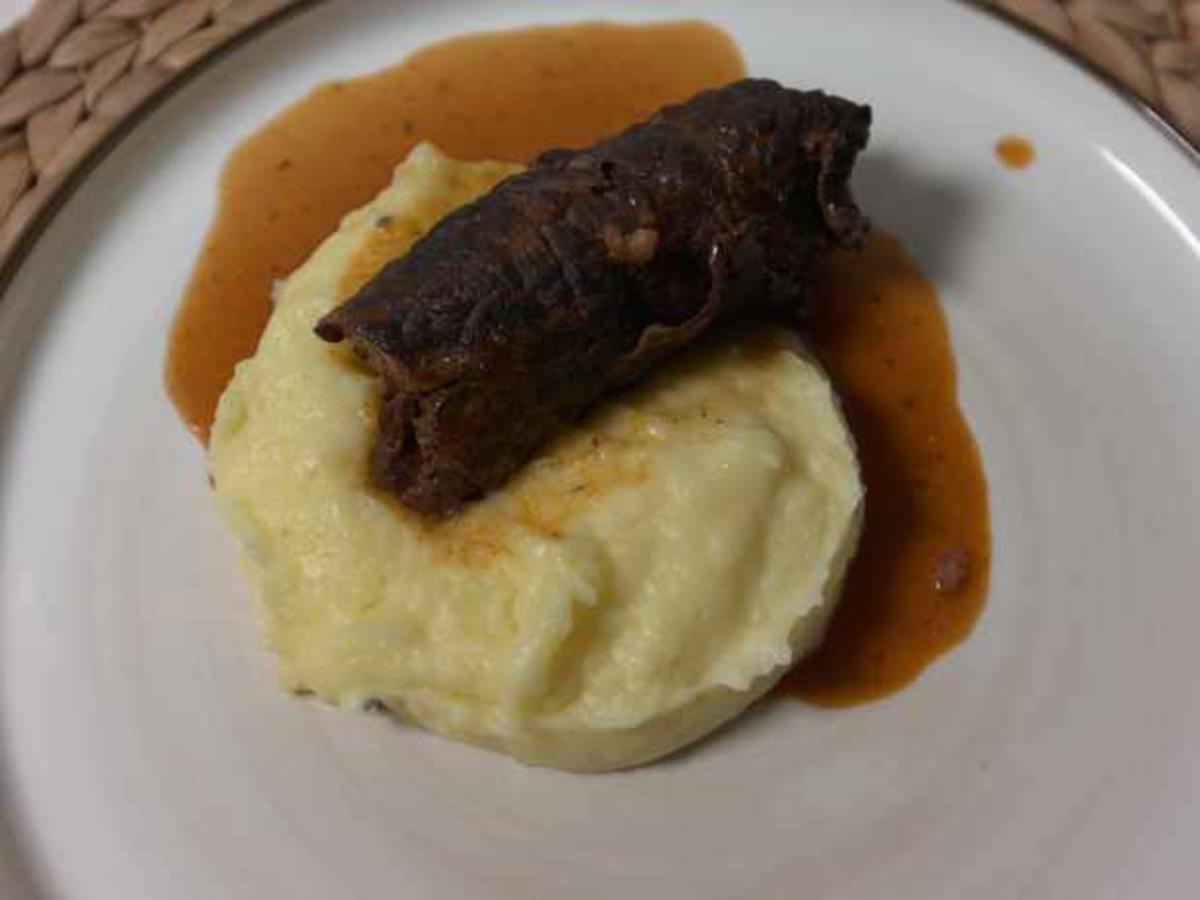 Rinderrouladen mit Kartoffelpüree und Endivien Salat - Rezept - kochbar.de