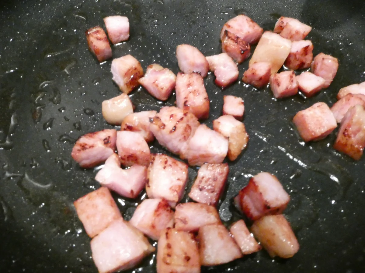 Rezept: Möhren-Mix-Kartoffel-Eintopf mit Kasseler und Petersilien-Pesto on Top Bild Nr. 16351 Möhren-Mix-Kartoffel-Eintopf mit Kasseler und Petersilien-Pesto on Top - Rezept - Bild Nr. 16351