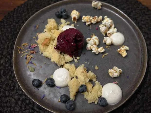 Blaubeereis und Joghurtcreme mit Schokoerde - Rezept - Bild Nr. 16344