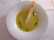Maissuppe mit Lachs-Frühlingsrolle an Koriander-Ingwer-Pesto - Rezept