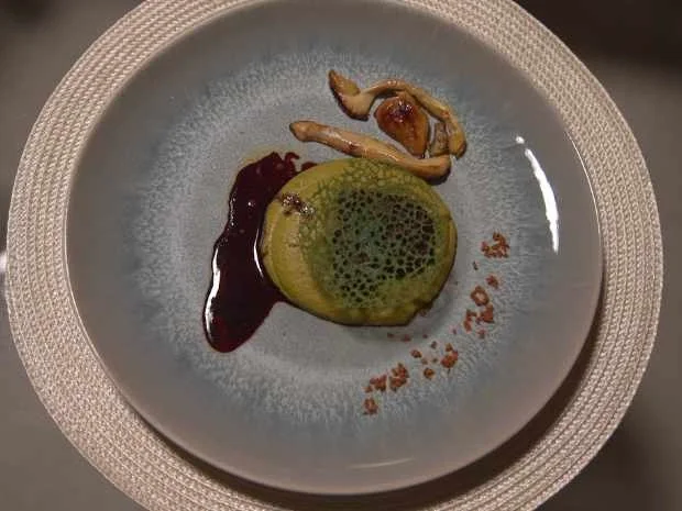 Rezept: Kalbsbackerl auf Erbsenpüree, dazu Pilze und Portweinjus Bild Nr. 16347 Kalbsbackerl auf Erbsenpüree, dazu Pilze und Portweinjus - Rezept - Bild Nr. 16347