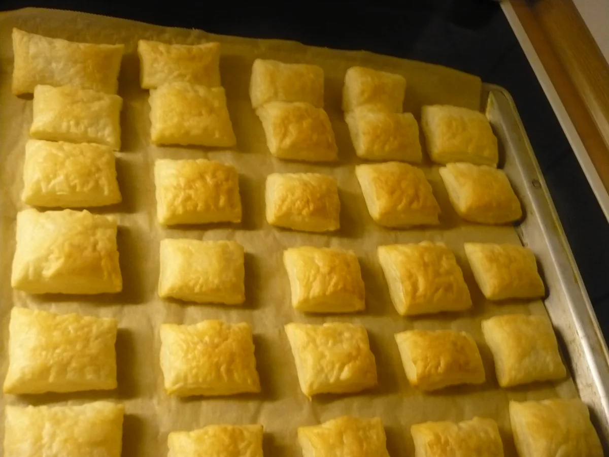 Blätterteigwölkchen mit Preiselbeer - Chutney - Rezept - Bild Nr. 5