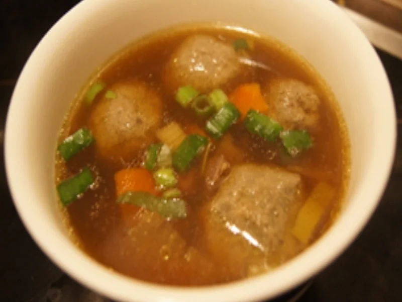 Rezept: Suppe aus Gans-und Gemüseresten mit Gänseleberknödel Bild Nr. 2 Suppe aus Gans-und Gemüseresten mit Gänseleberknödel - Rezept - Bild Nr. 2