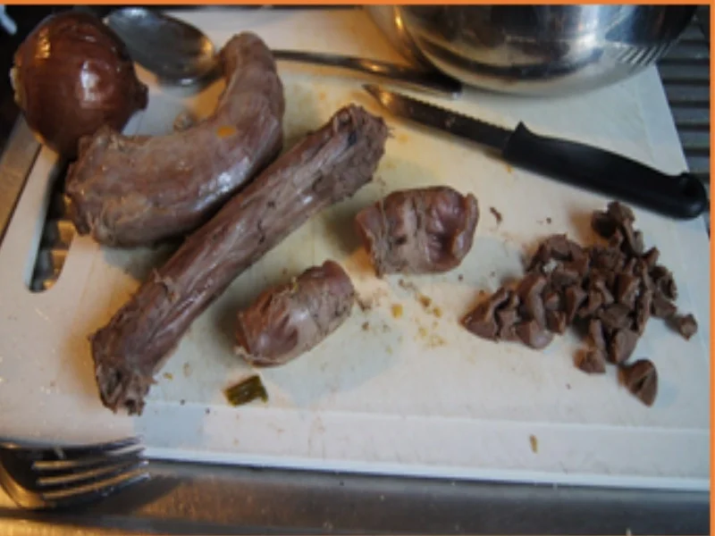 Rezept: Suppe aus Gans-und Gemüseresten mit Gänseleberknödel Bild Nr. 6 Suppe aus Gans-und Gemüseresten mit Gänseleberknödel - Rezept - Bild Nr. 6