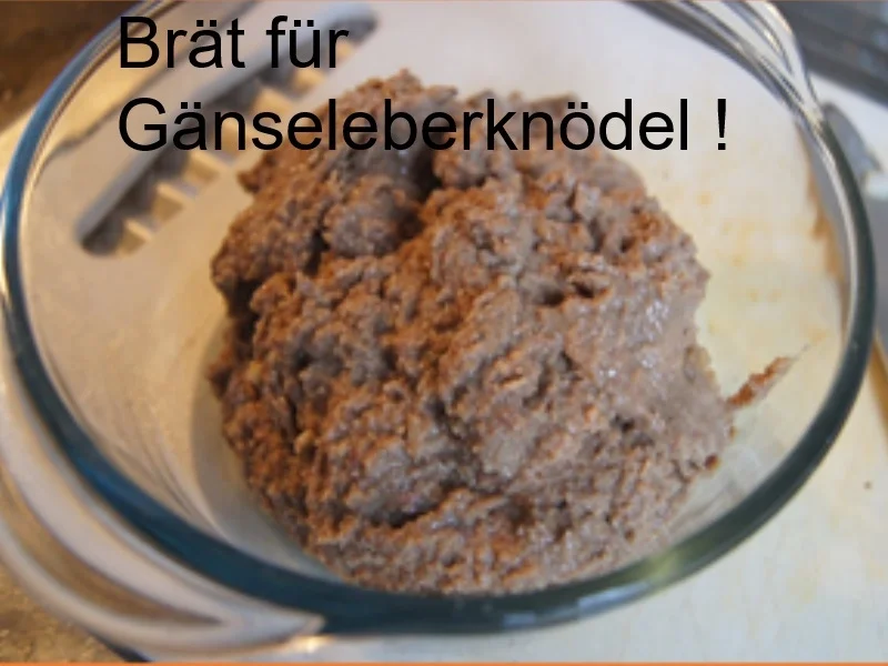 Rezept: Suppe aus Gans-und Gemüseresten mit Gänseleberknödel Bild Nr. 9 Suppe aus Gans-und Gemüseresten mit Gänseleberknödel - Rezept - Bild Nr. 9