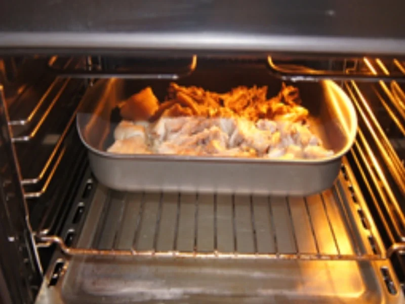 Schinkeneisbein mit heller Sauce, pikanten Sauerkraut und Salz-Kartoffeln - Rezept - Bild Nr. 16352