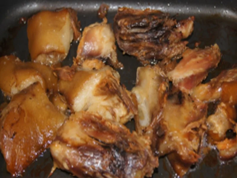 Schinkeneisbein mit heller Sauce, pikanten Sauerkraut und Salz-Kartoffeln - Rezept - Bild Nr. 16353