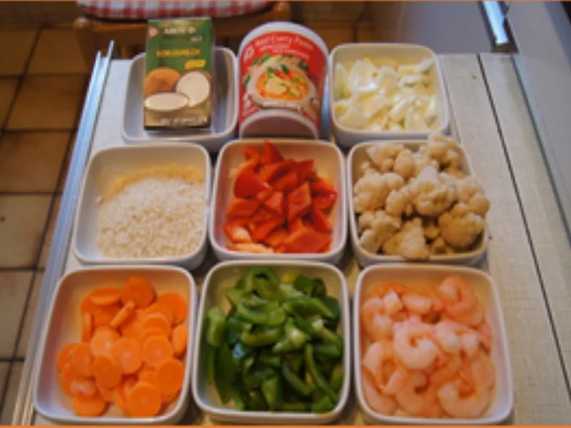 Rotes Gemüse-Garnelen-Curry mit gelben Basmatireis - Rezept - Bild Nr. 3