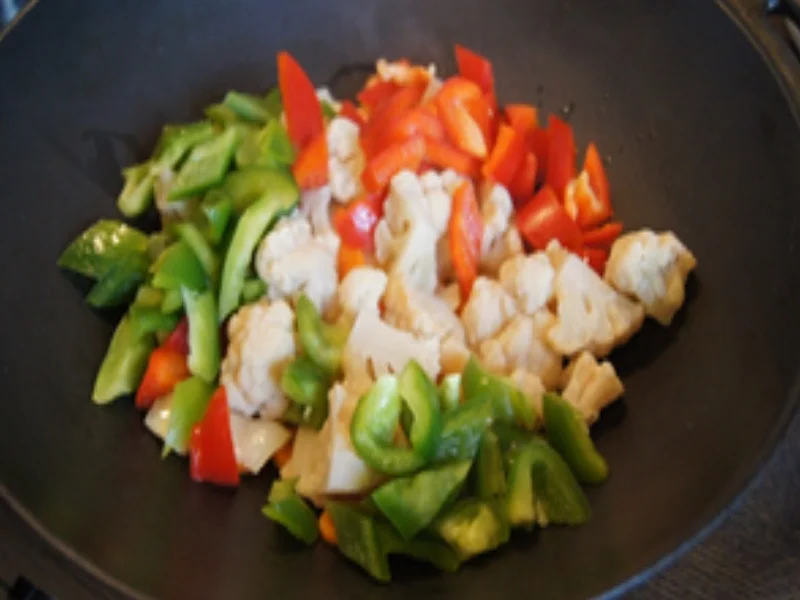 Rotes Gemüse-Garnelen-Curry mit gelben Basmatireis - Rezept - Bild Nr. 5